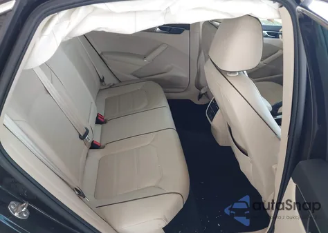 2018 Volkswagen Passat 2.0T Se z USA, uszkodzony, nr VIN 1VWBA7A35JC044726